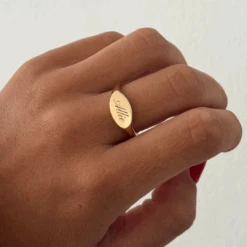 SOLID GOLD SIGNET RING