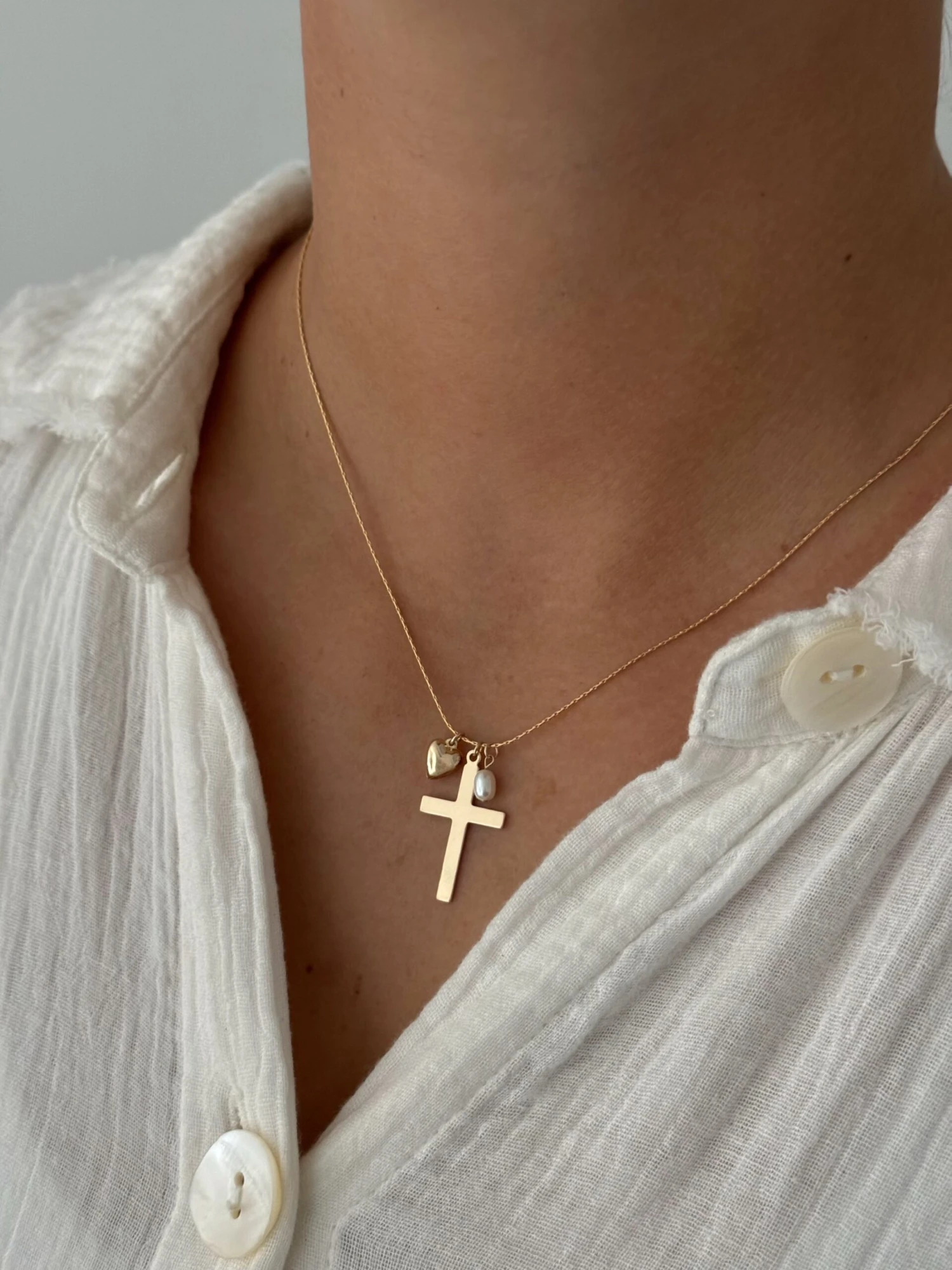 ELIZABETH CHARM NECKLACE 3 ELIZABETH CHARM NECKLACE