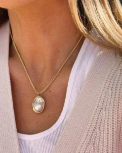 PEARL BEZEL STRAND