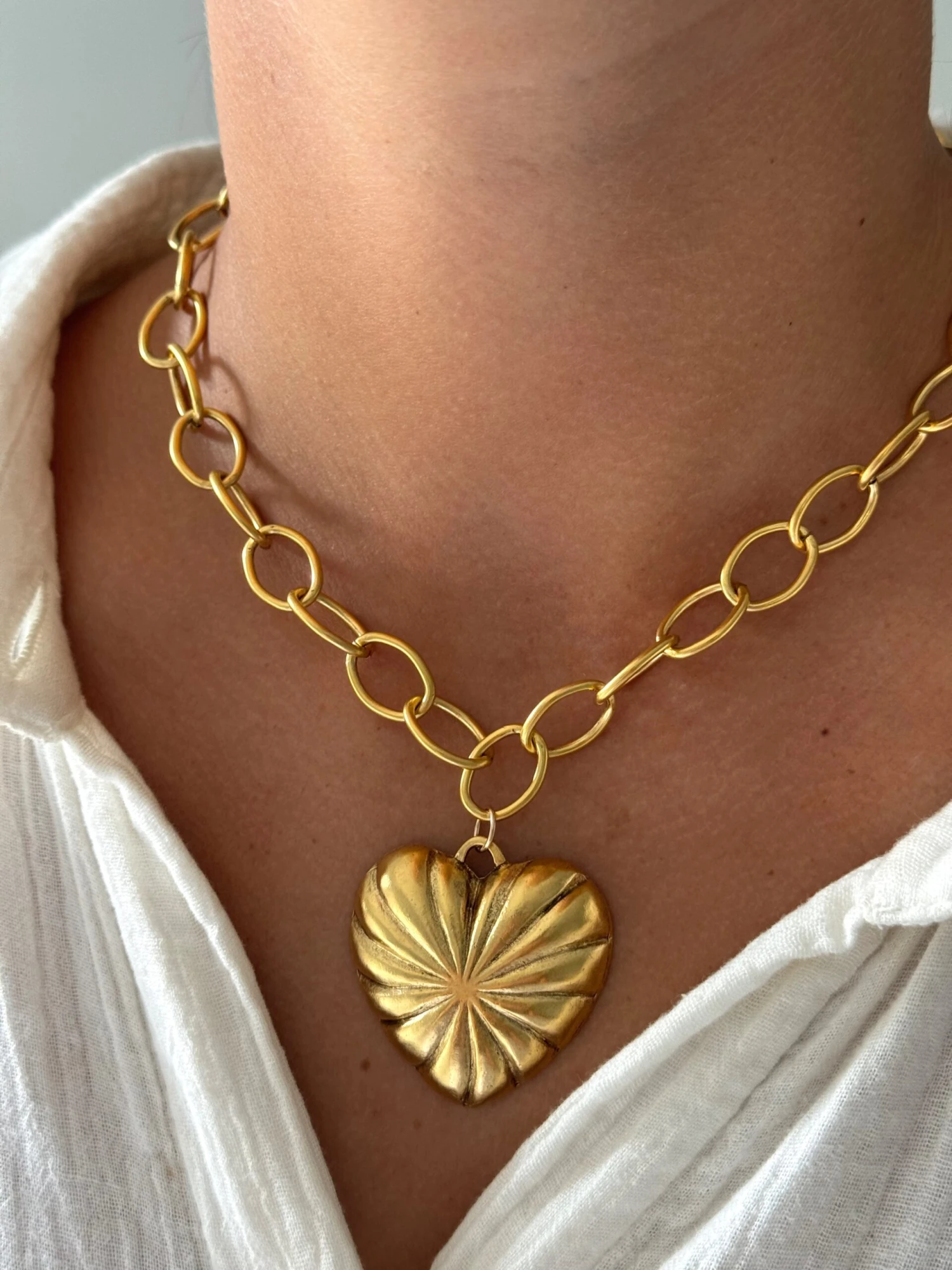 LUCY HEART NECKLACE 3 LUCY HEART NECKLACE