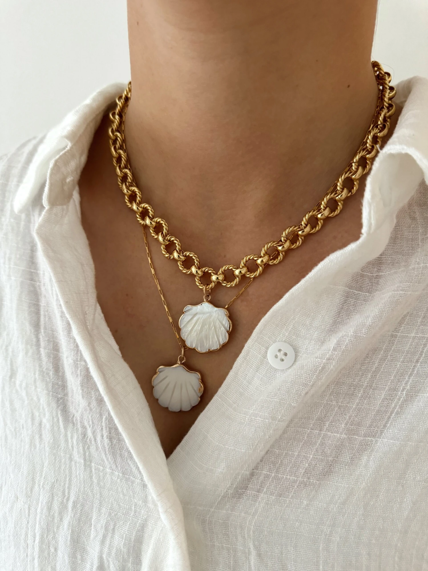 SOUTH HILL SHELL NECKLACE 3 SOUTH HILL SHELL NECKLACE