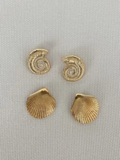 CALICO SHELL STUDS