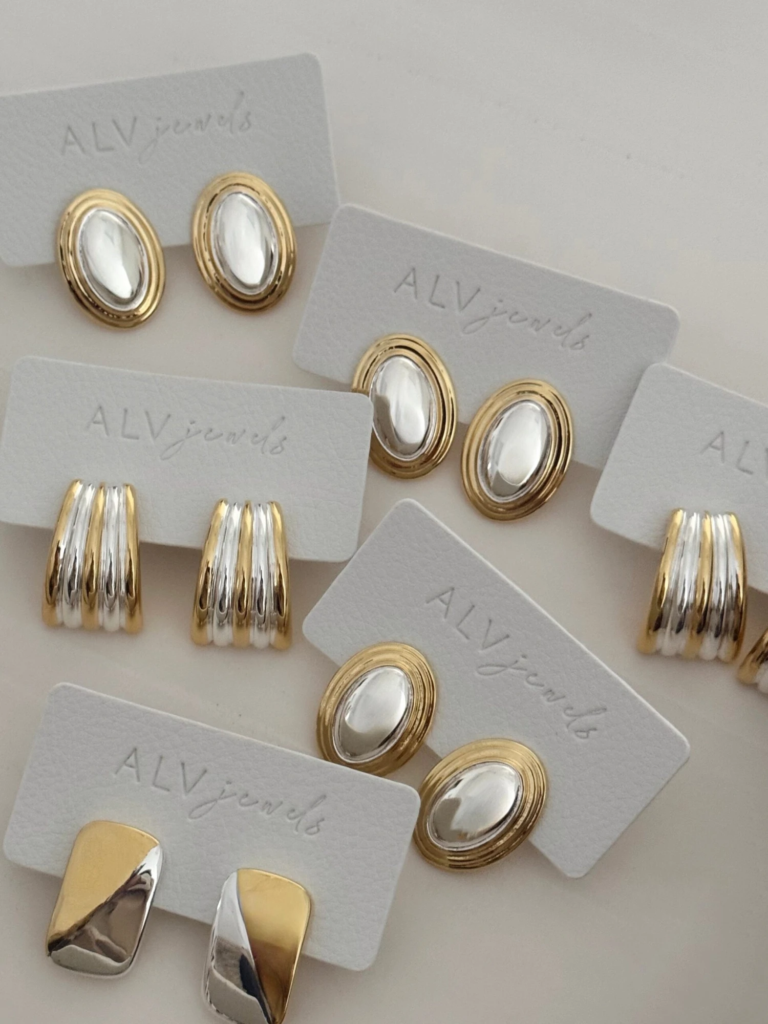 TWO TONED JOY STUDS 4 TWO TONED JOY STUDS - Image 2